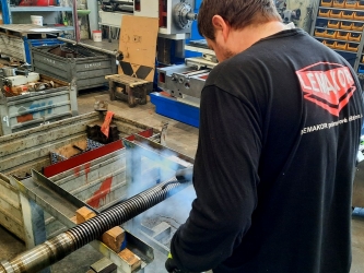 čištění trapézového šroubu suchou párou